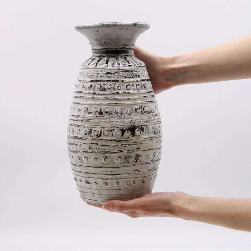 Classic Shaped Vase - Cream